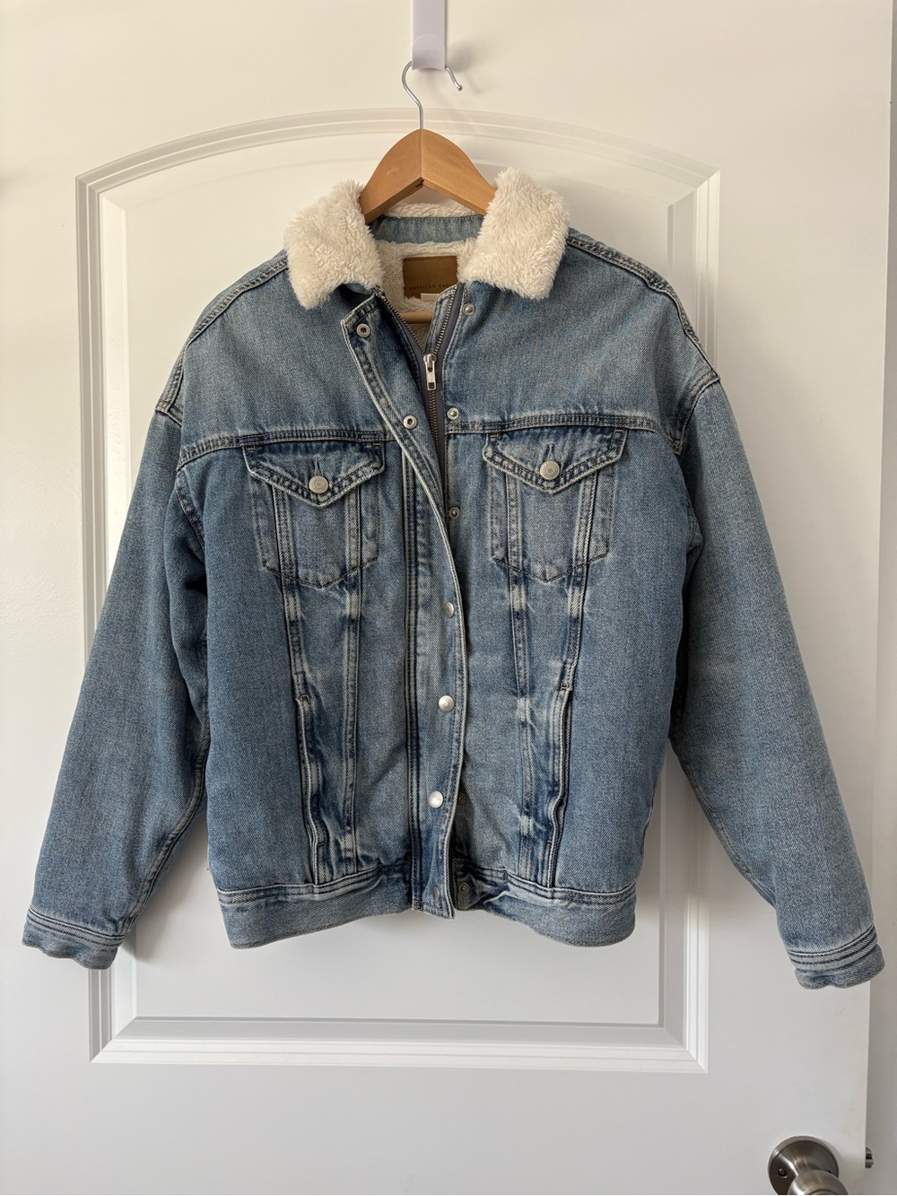 American Eagle Outfitters Light Blue Denim Jacket with Cream Sherpa Collar